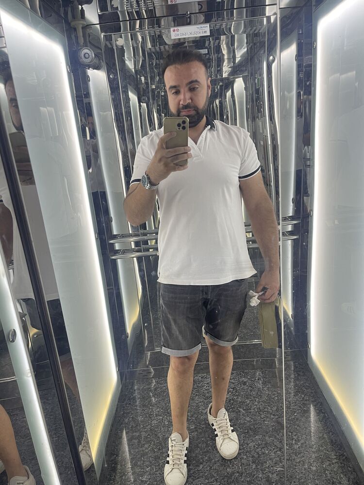  52841155  Kerem, 33 ,    