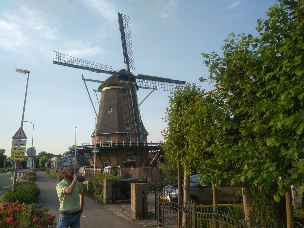  18970665  , 34 ,    