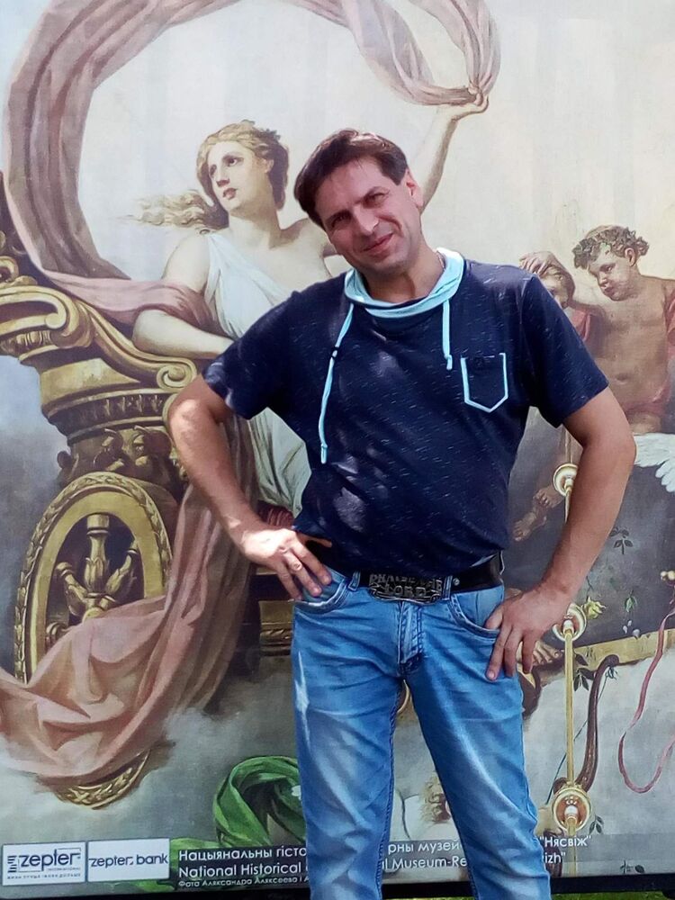  46812205  Vitaly, 45 ,    