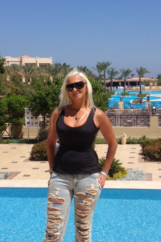  ,   Tina, 40 ,   ,   , c 