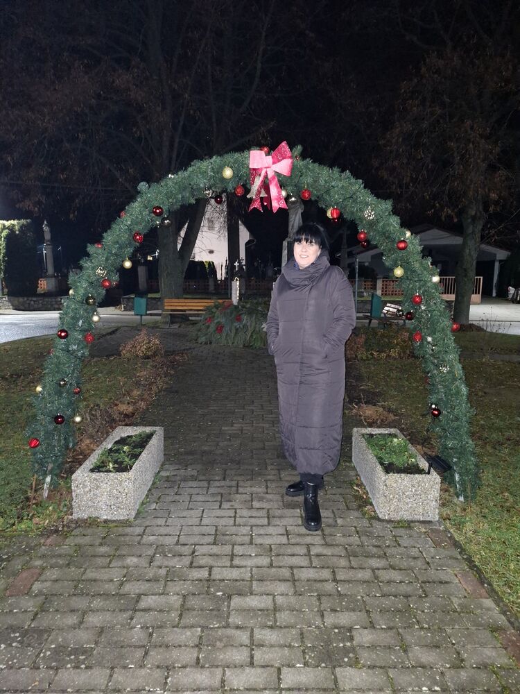  51982695  Tatiana, 48 ,    