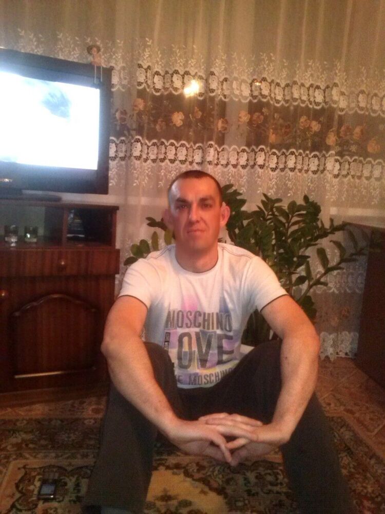  10082925  Aleks, 45 ,    