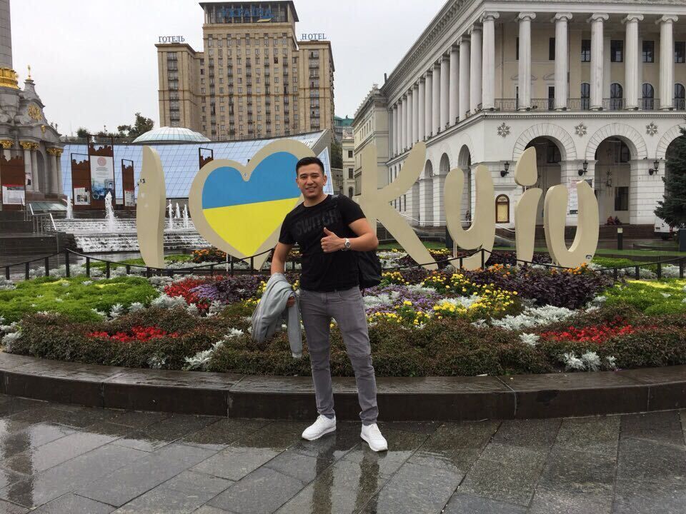  26093255  Janik, 34 ,    