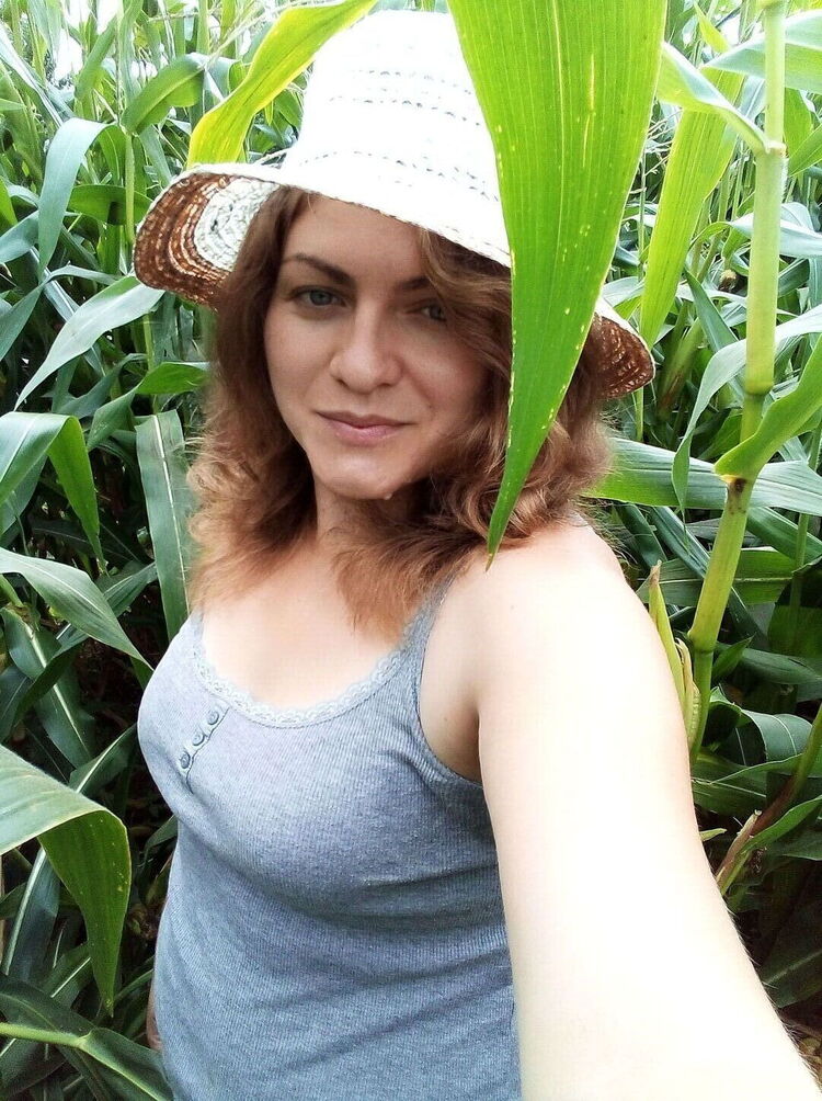  ,   Lily, 37 ,   ,   , c 