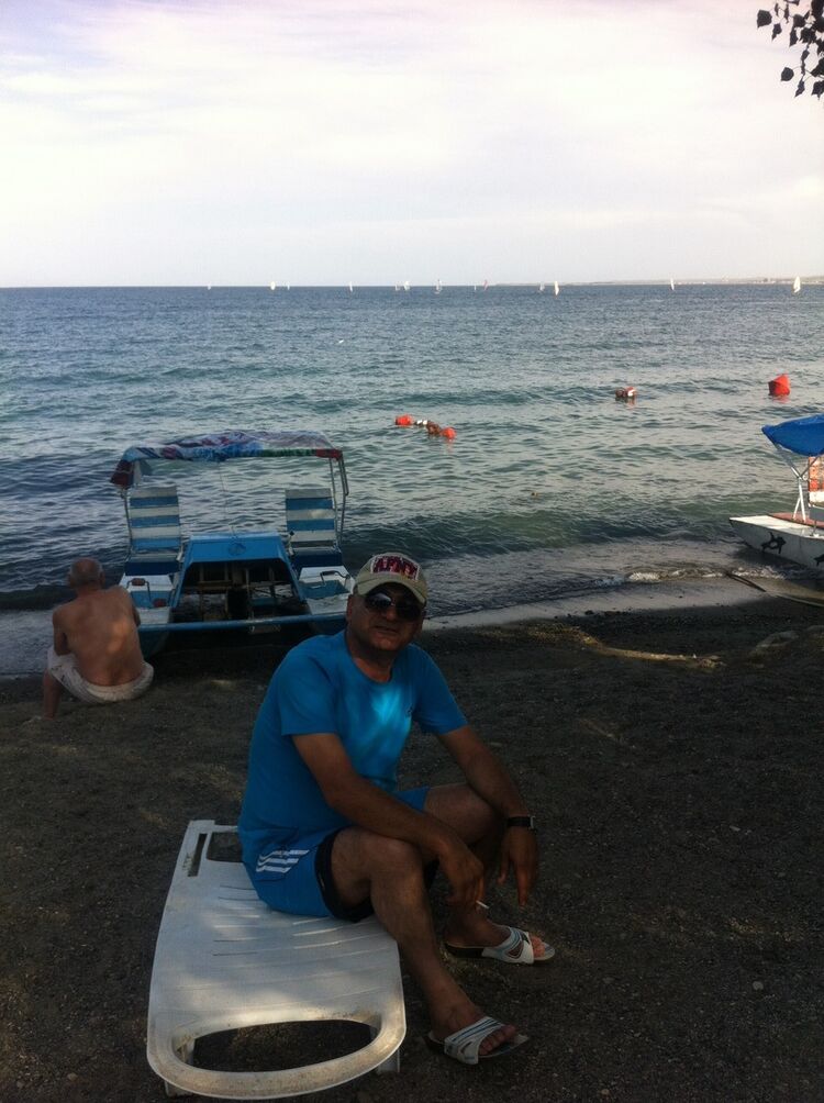  ,   Artur, 42 ,   ,   , c 