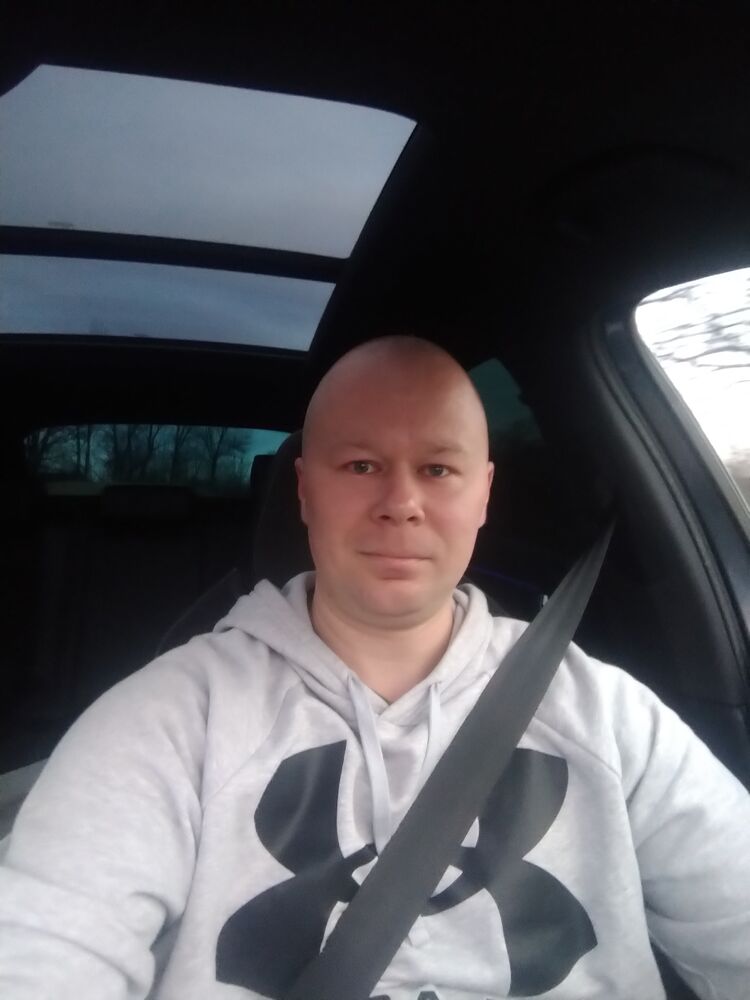 34728965  Adrian, 30 ,    