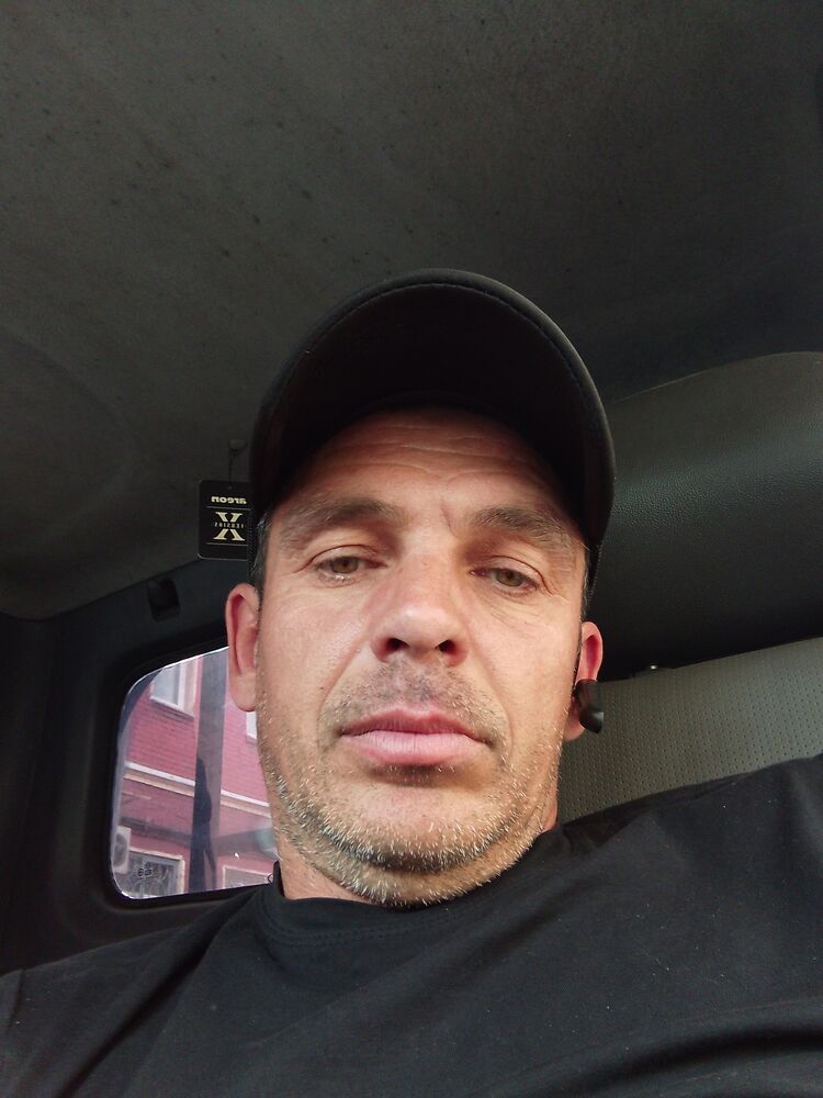  34715025  Maks, 46 ,    