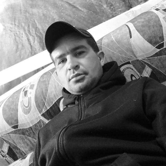  16661795  Ivan, 33 ,    