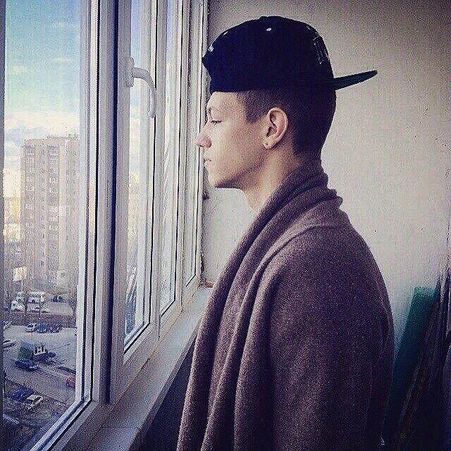  8472305  Leva Leva, 31 ,    