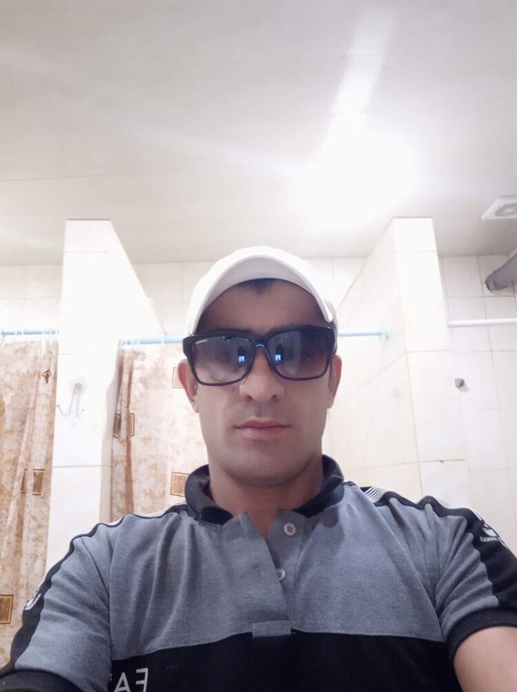 42676345  Arman, 41 ,    