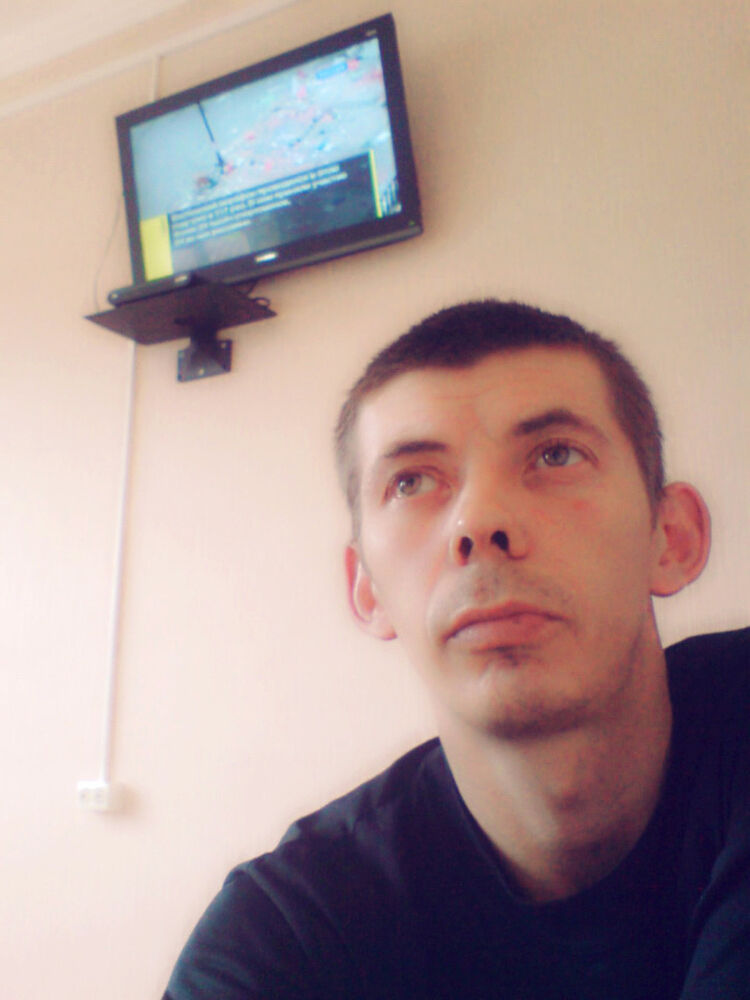  7755445  Sergei, 42 ,    