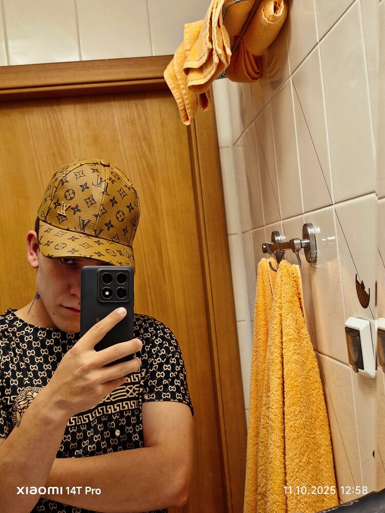  53963195  Jaroslav, 21 ,    