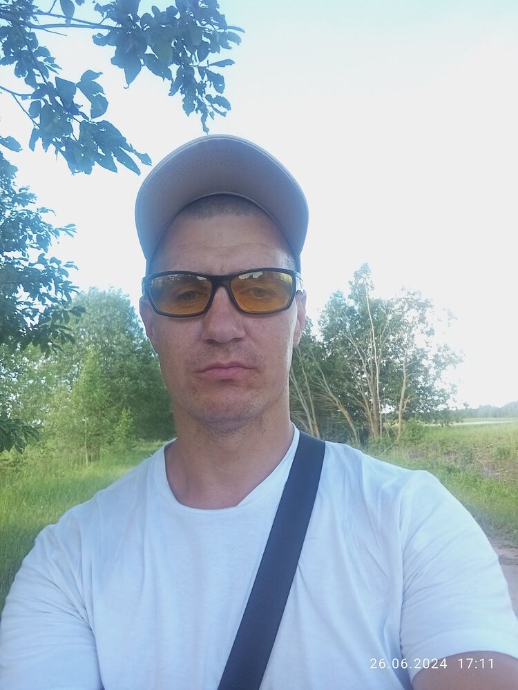  46632945  , 33 ,    