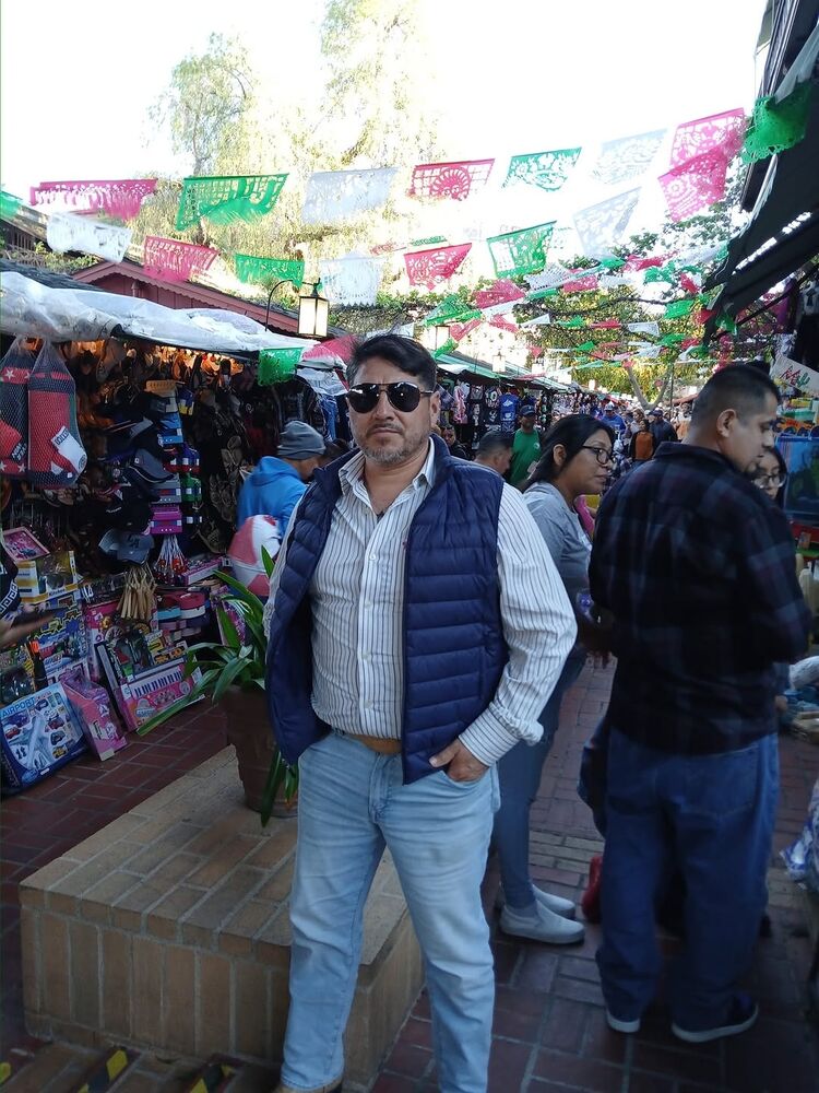  ,   Pedro, 37 ,   c 
