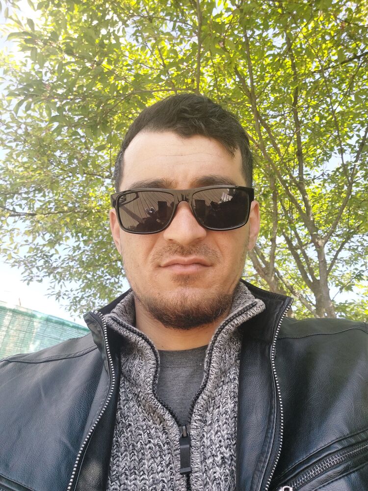  33811075  Murad, 30 ,    
