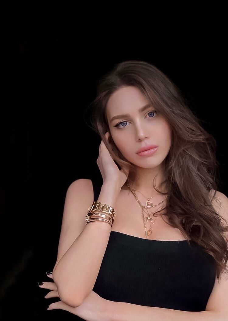  25688555  Ekaterina, 25 ,    
