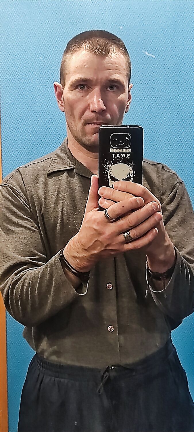  47589585  , 42 ,    