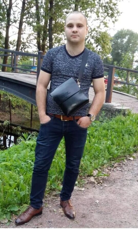  29420185  Emin, 37 ,    -