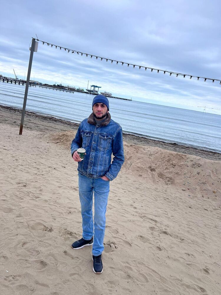  51845595  Israpilov, 38 ,    