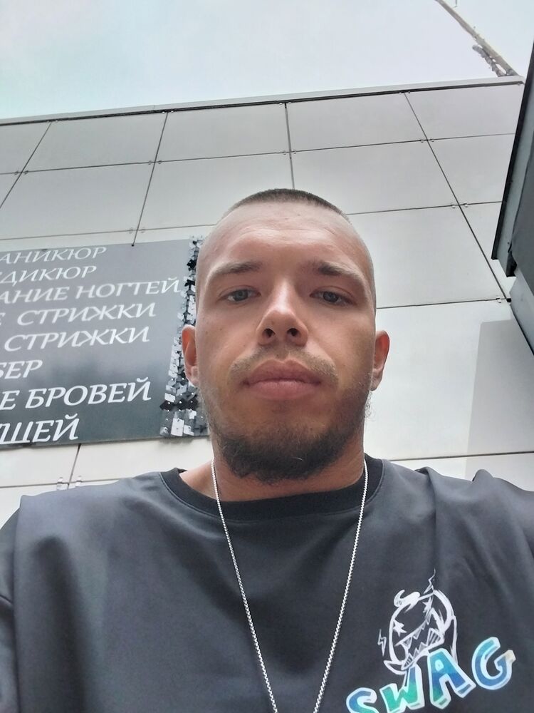  51074685  Eduard, 31 ,    
