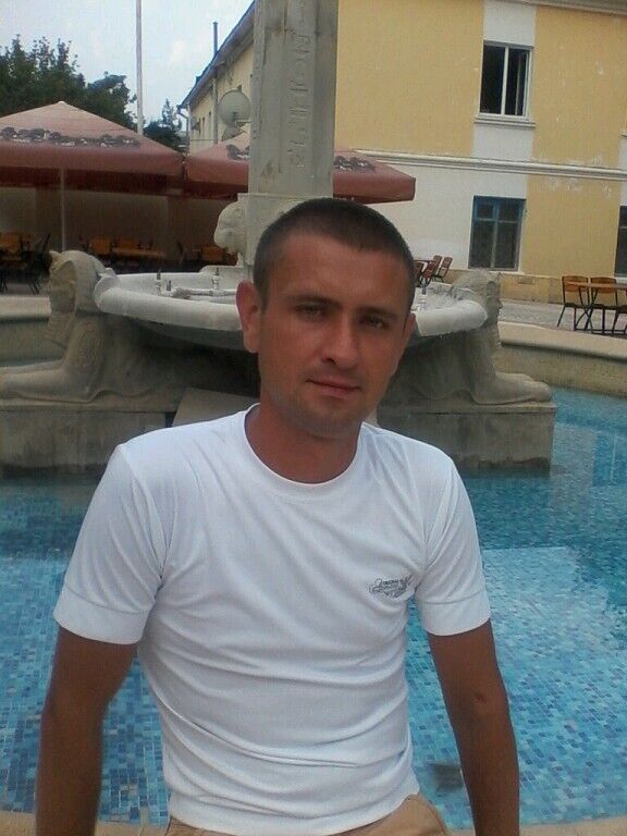  ,   Denis, 42 ,   ,   