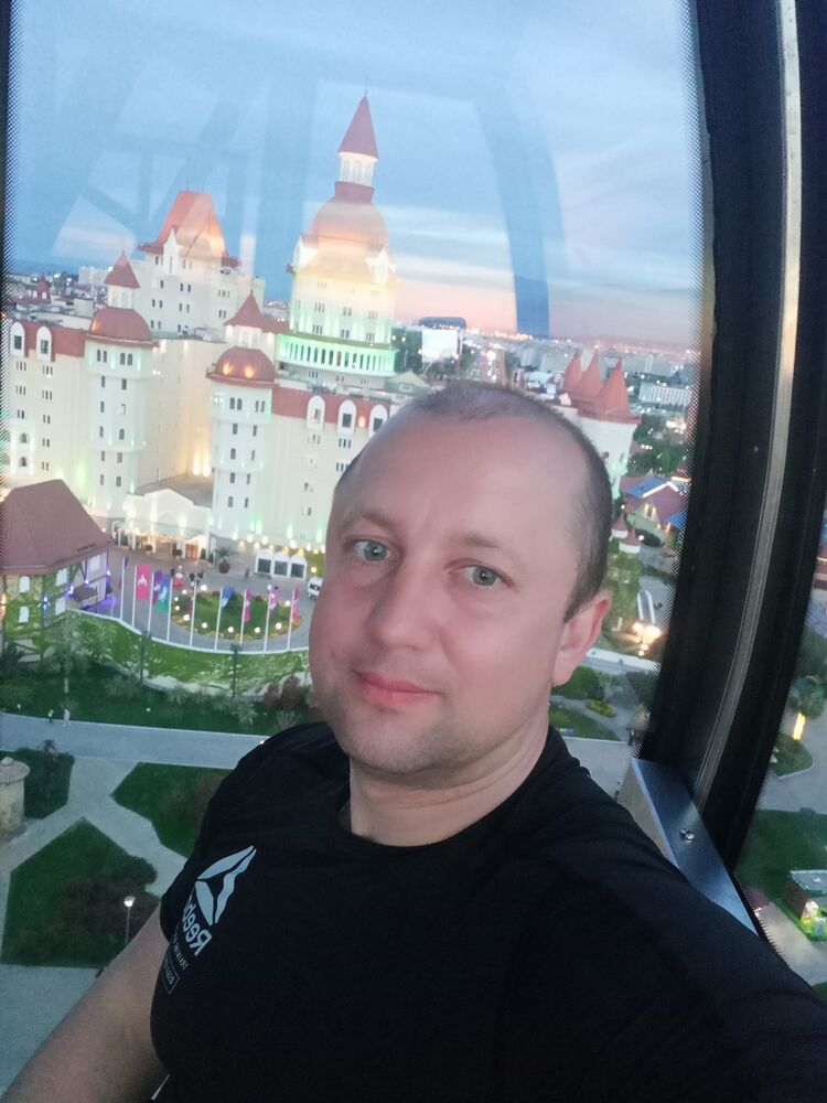  26388545  Dmitry, 42 ,    
