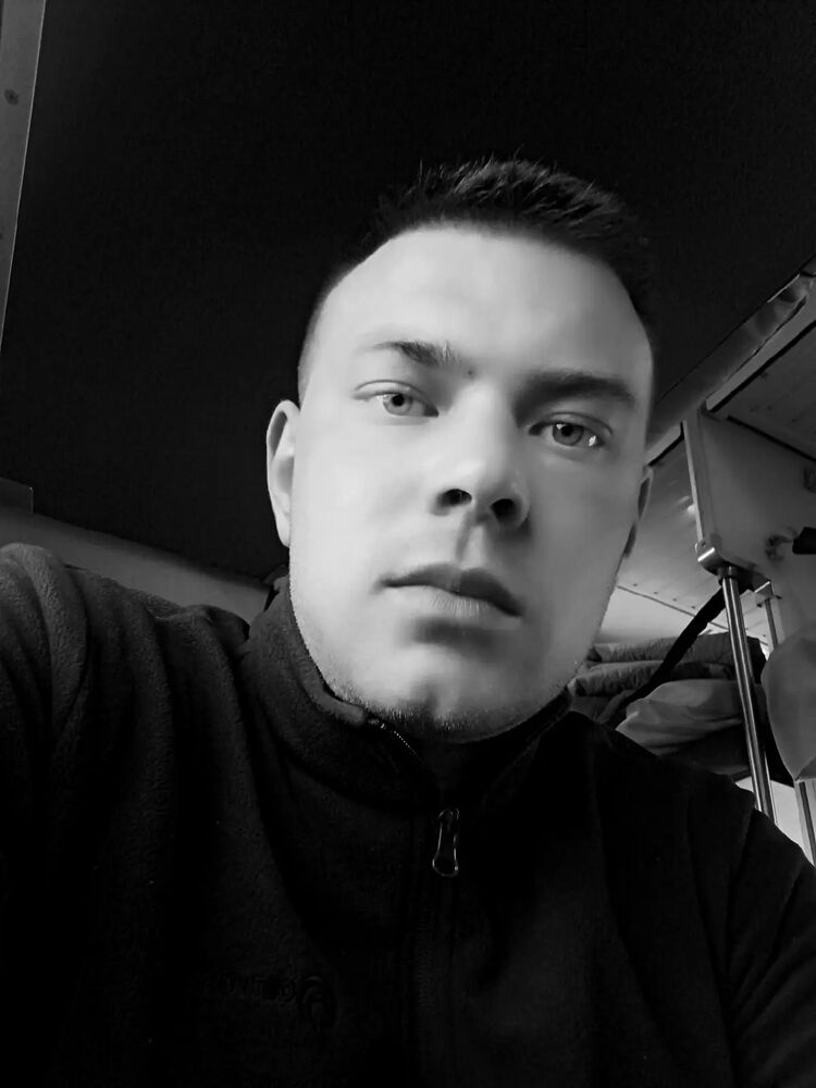  ,   Nikita, 33 ,   ,   