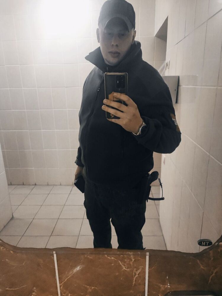  ,   Artem, 30 ,   ,   , c 