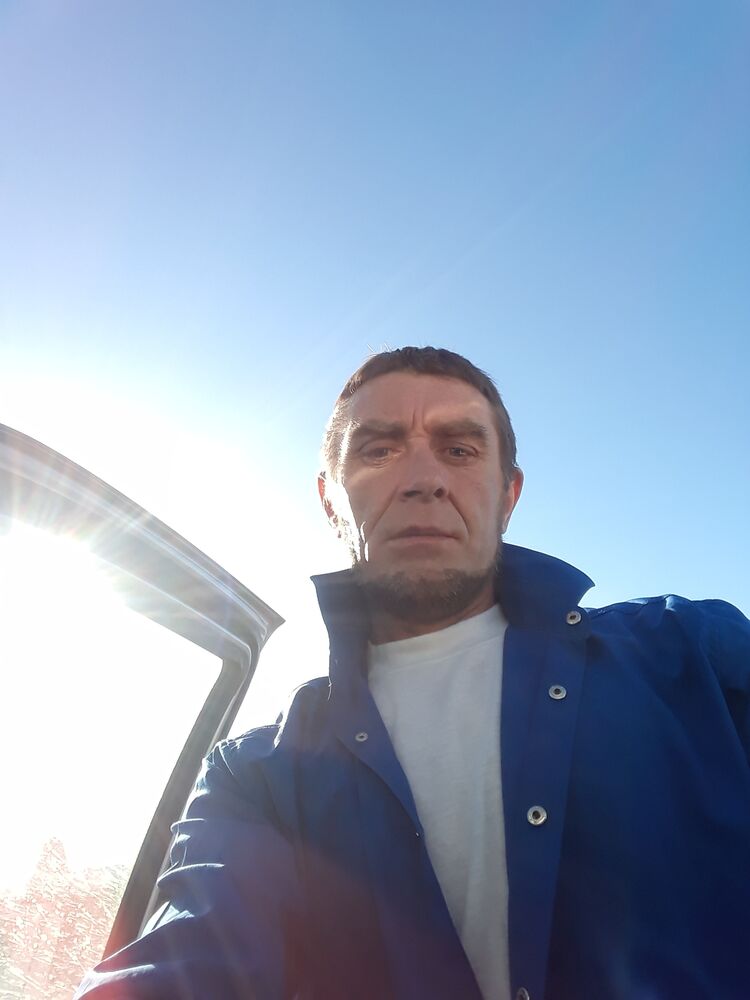  42054135  M, 44 ,    