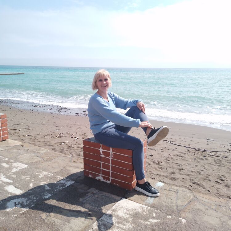  ,   Olga, 44 ,   c 