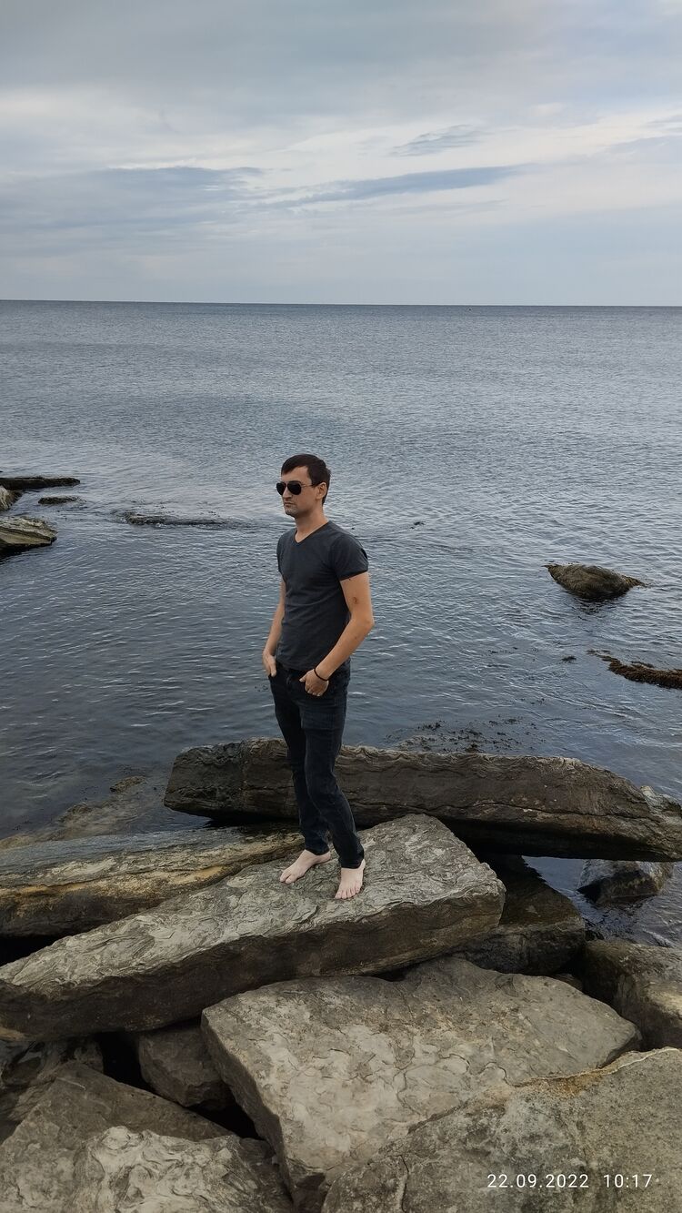  ,   Igor, 32 ,   ,   