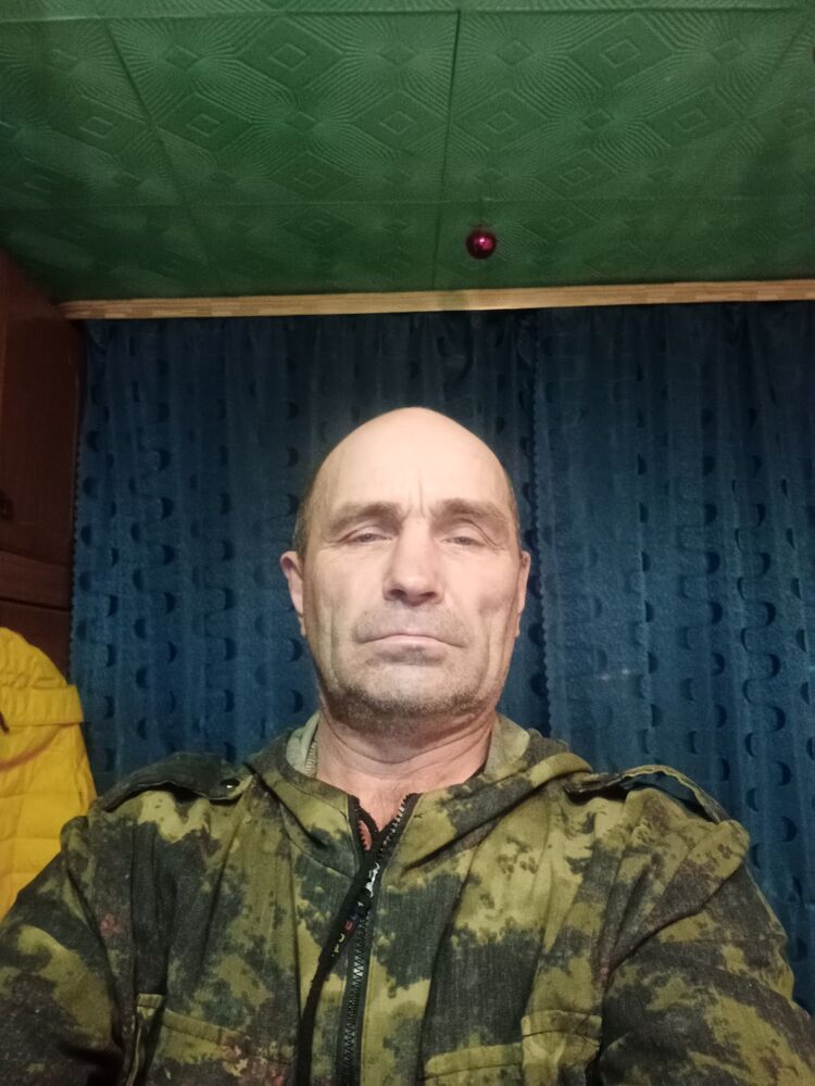  46542845  , 52 ,    