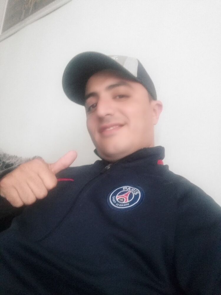  19581885  Amin, 43 ,    