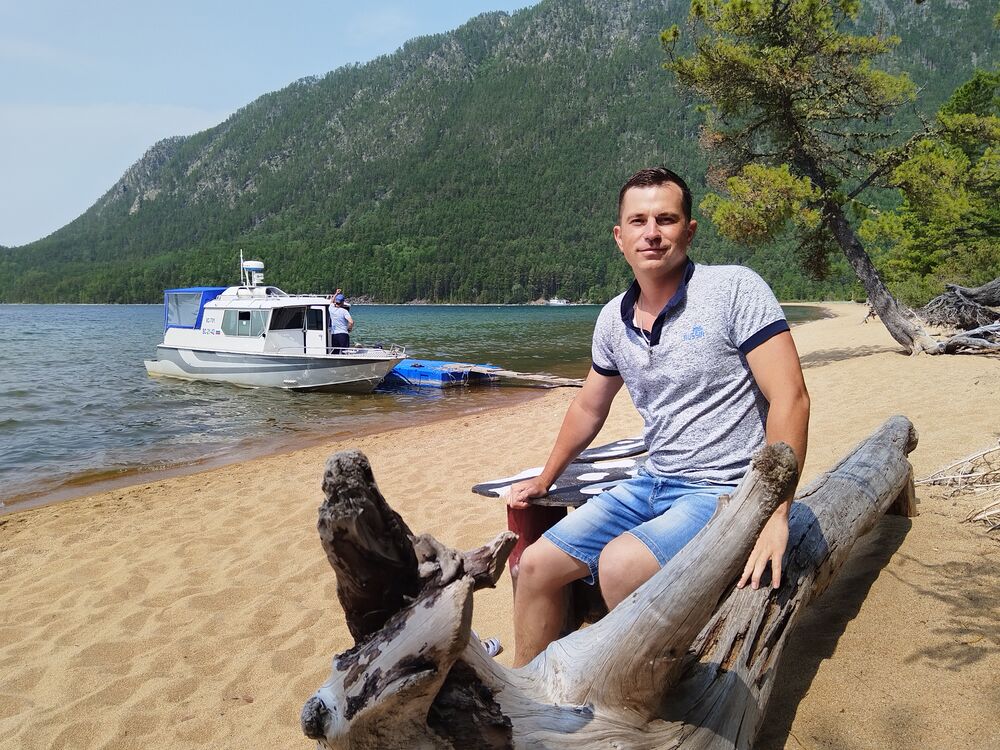  45517805  Denis, 31 ,    