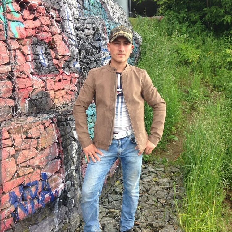  ,   Hayotbek, 30 ,   