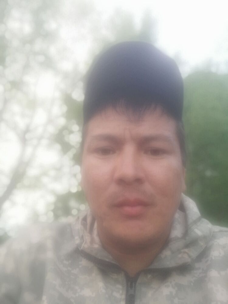  ,   Boris, 32 ,   ,   