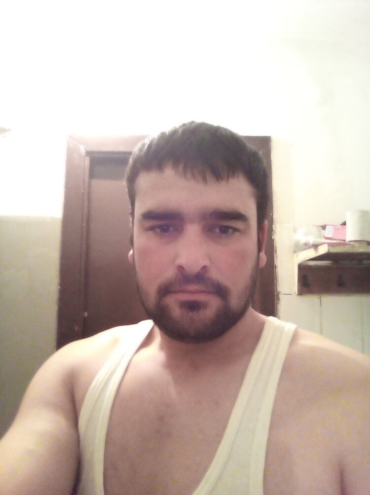  18154755  Akbar, 35 ,    