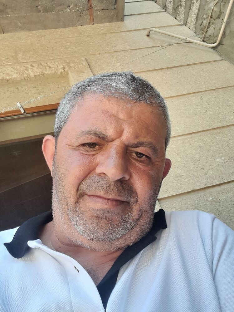  27185115  Arakel, 53 ,    