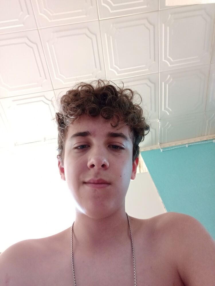  44033795  , 21 ,    
