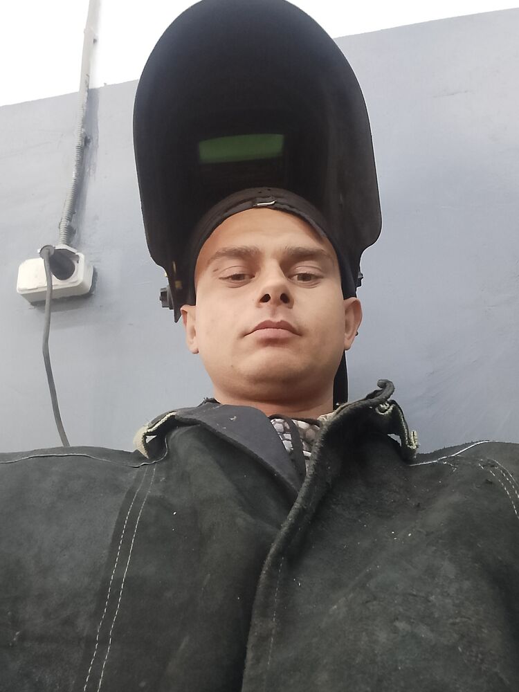  47044345  , 27 ,    