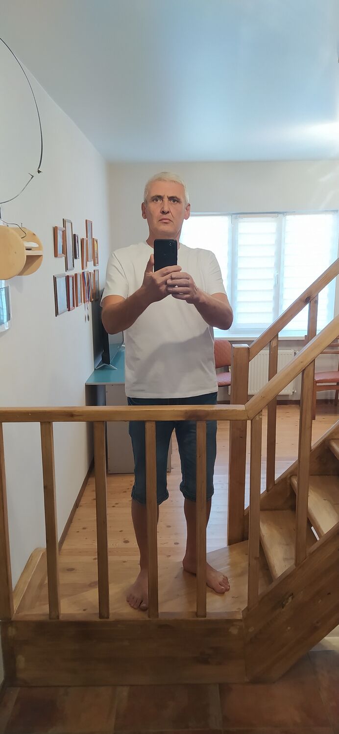  37140575  , 54 ,    