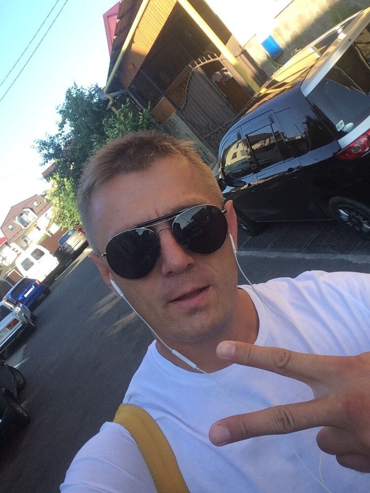  ,   Stas, 46 ,   