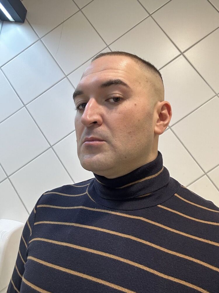  ,   Artem, 33 ,   ,   , c , 
