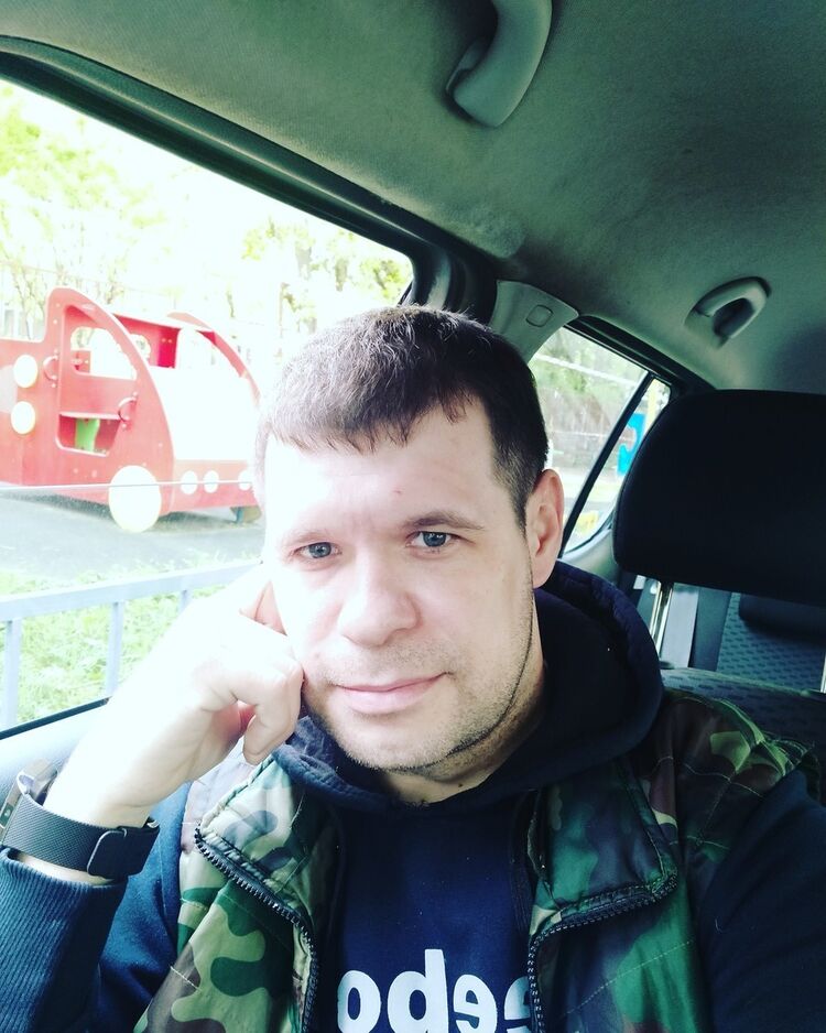  ,   Denis, 37 ,   ,   , c 