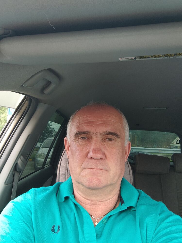  42401905  Alexander, 56 ,    