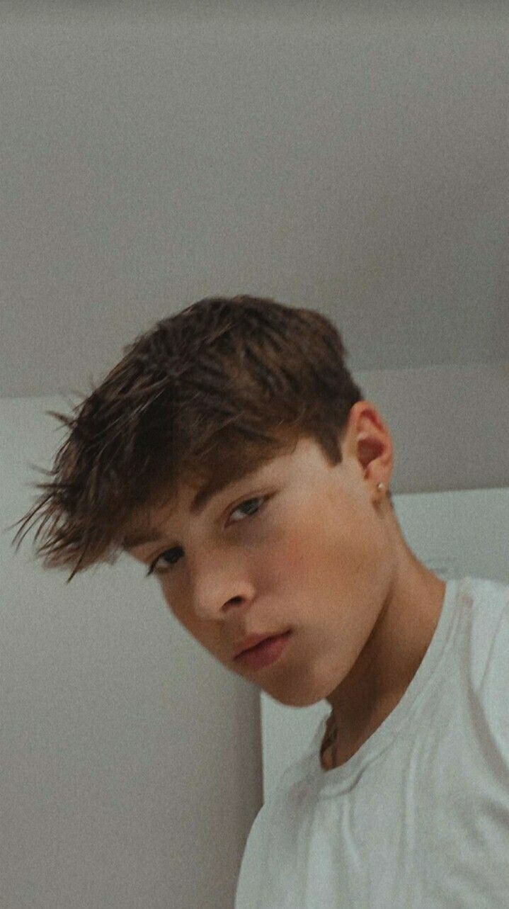  43044515  Antonio, 19 ,    