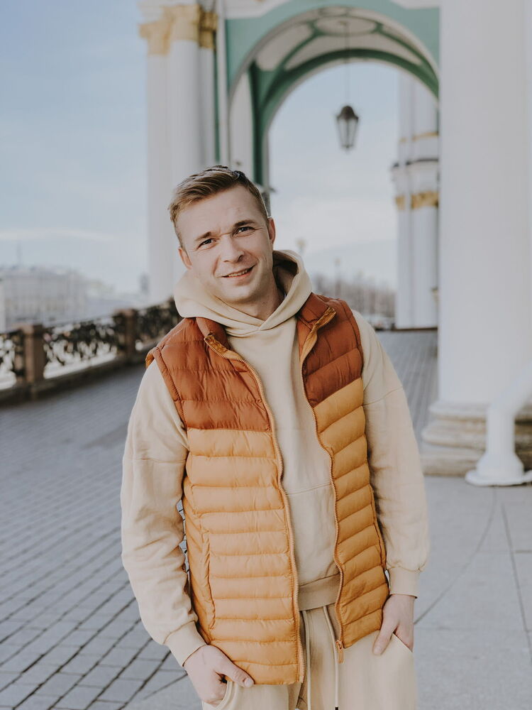  33288165  Konstantin, 31 ,    -