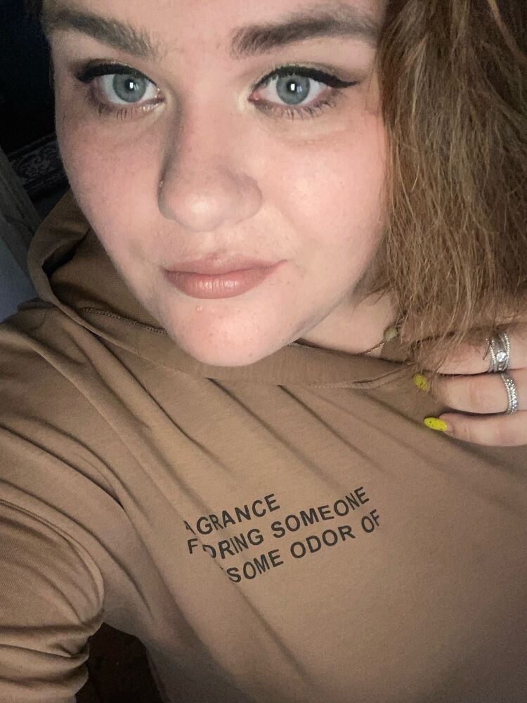  ,   Marina, 27 ,   c 