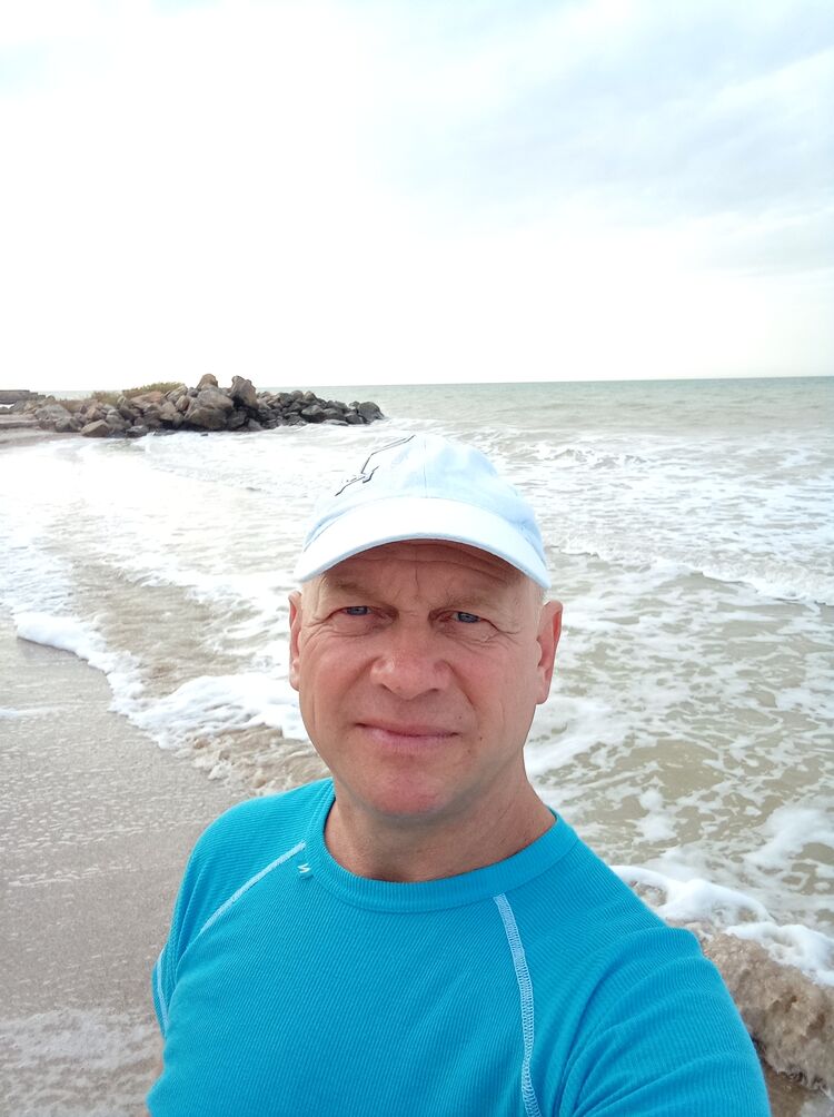  31768065  Alex, 54 ,    