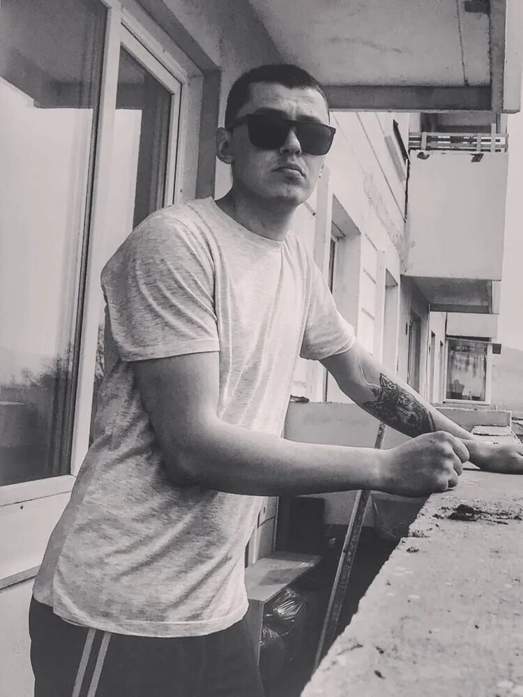  36586395  Pavel, 29 ,    